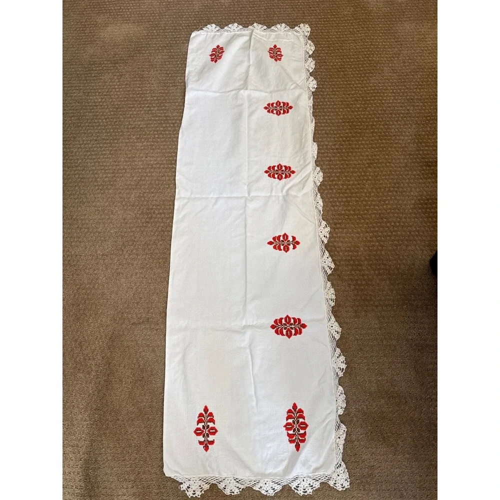 Vintage Cross Stitch Embroidered Table Runner White Red Floral Crochet Lace 59in